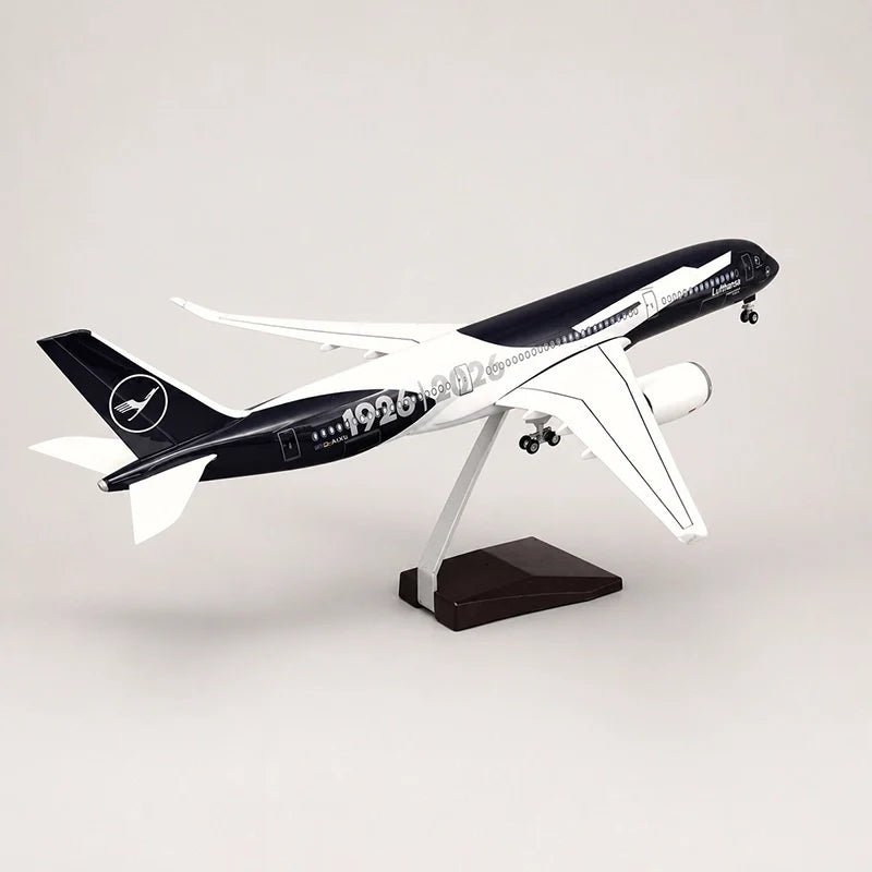Lufthansa Airbus A350 100 Years Edition 1:142 Scale Model