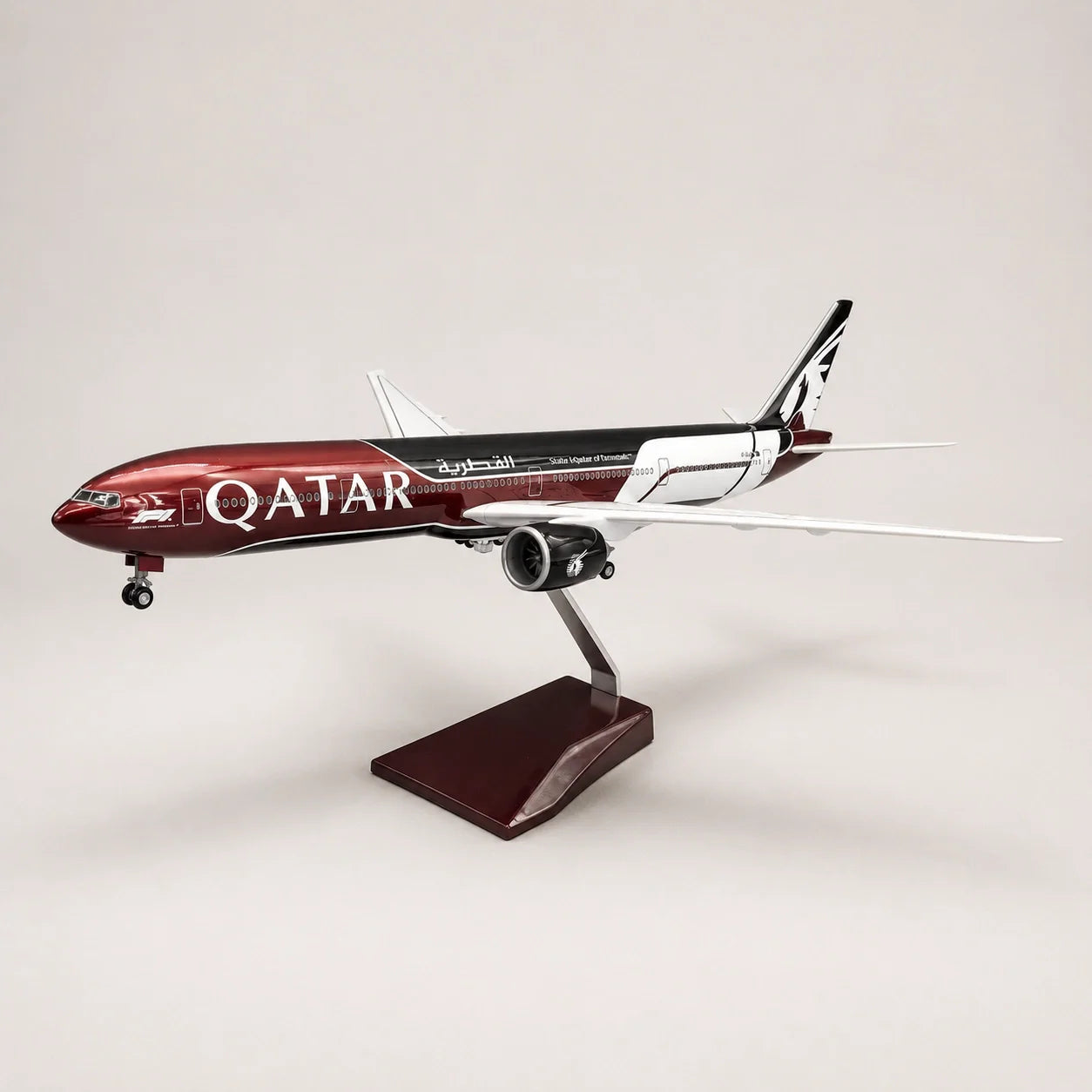 Qatar Airways Boeing 777 Formula 1 Edition 1:135 Scale Model