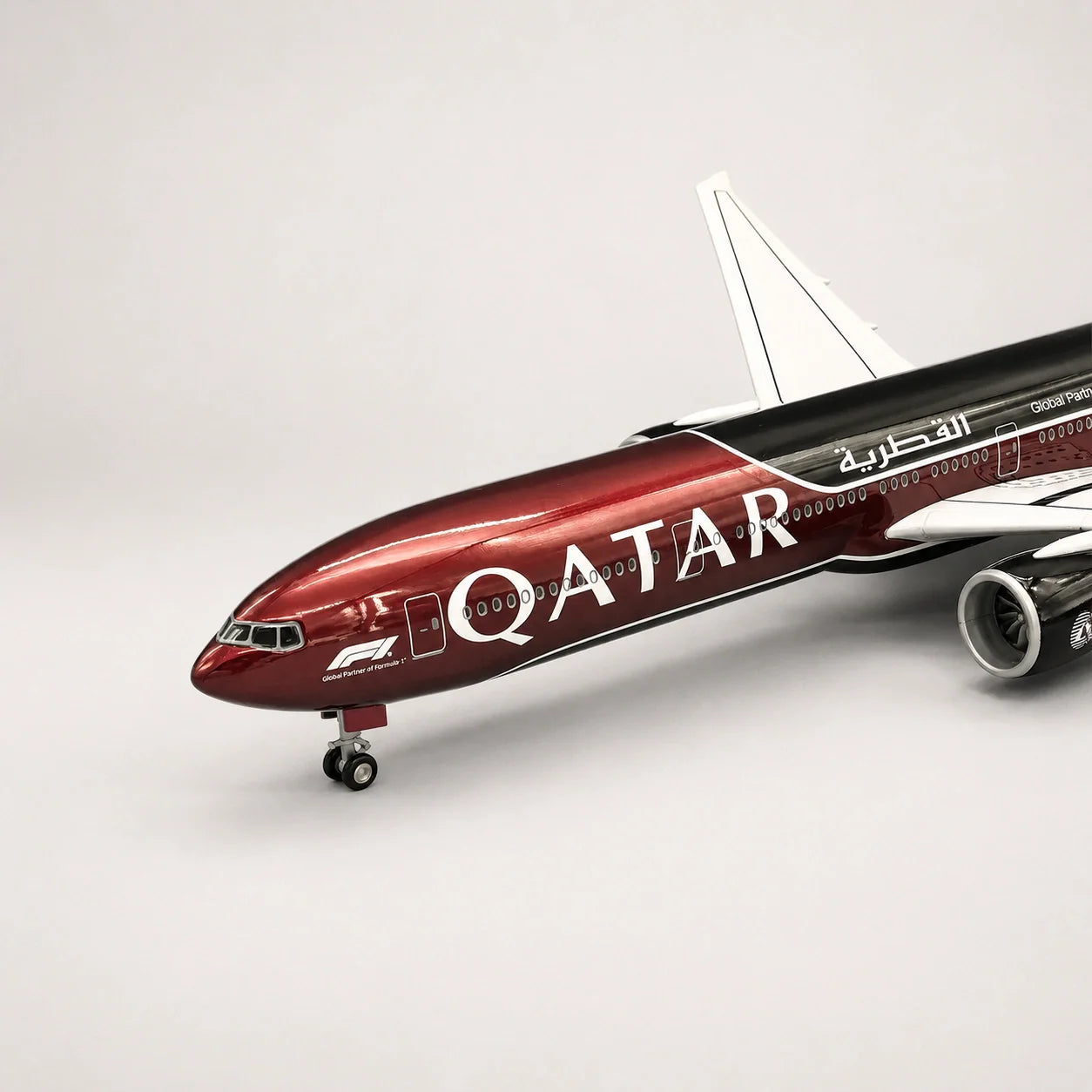 Qatar Airways Boeing 777 Formula 1 Edition 1:135 Scale Model