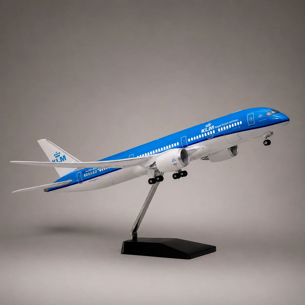 KLM Royal Dutch Airlines Boeing 787-10 1:145 Scale Model
