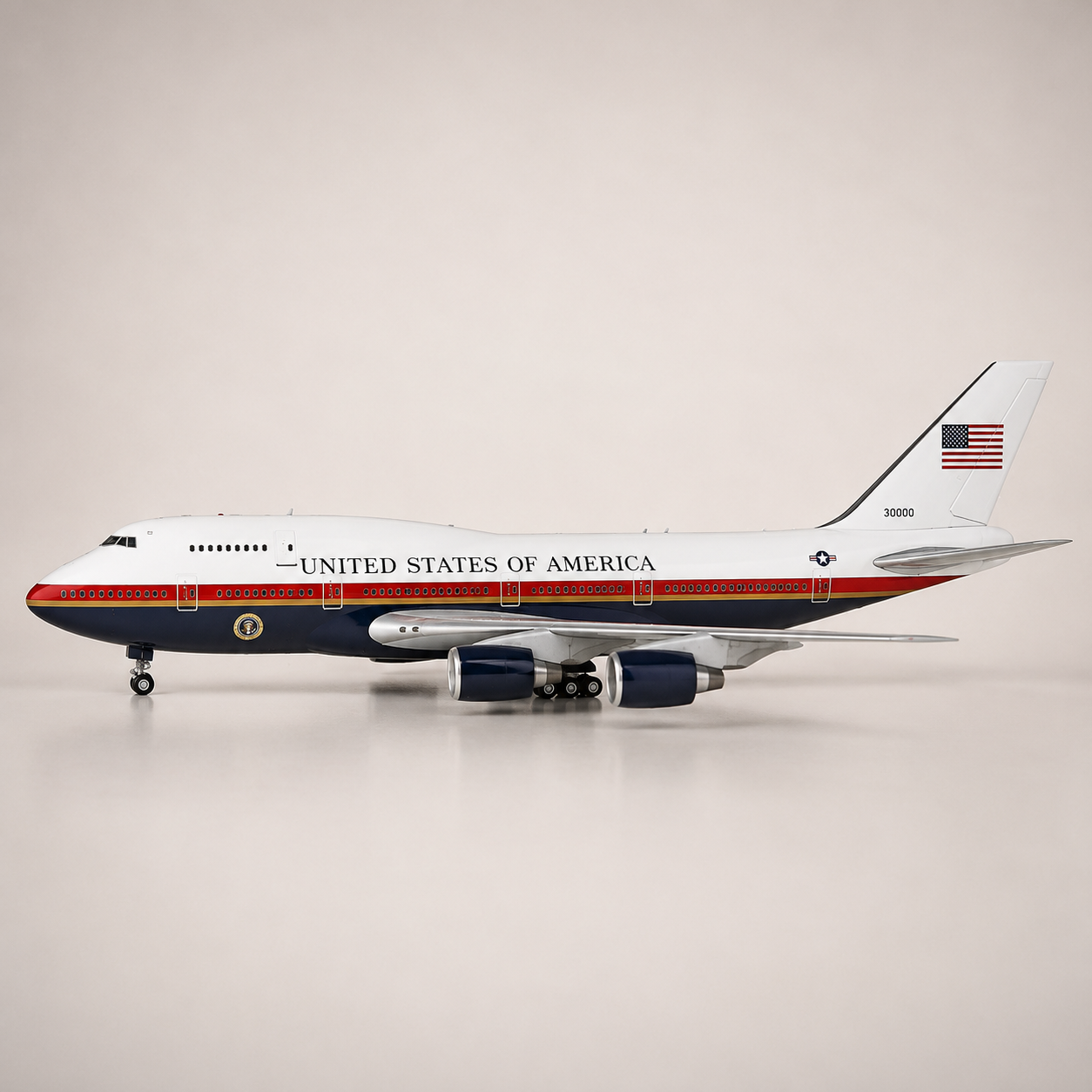 U.S. Air Force Boeing 747-8i VC-25B Bridge 1:150 Scale Model