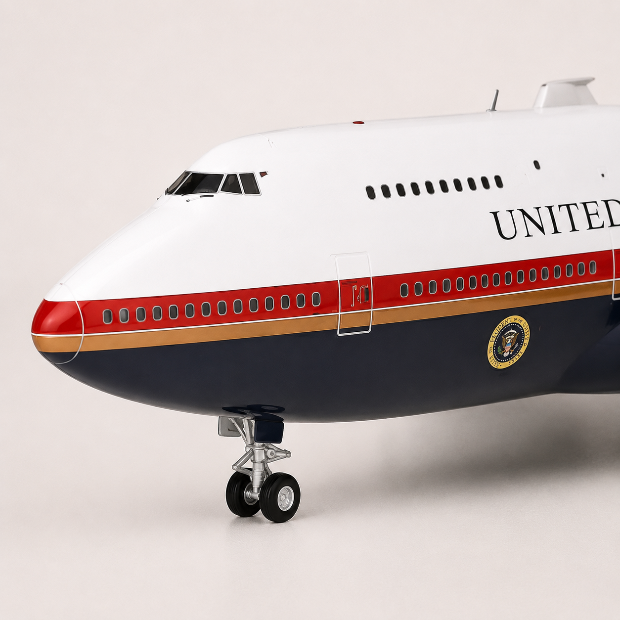 U.S. Air Force Boeing 747-8i VC-25B Bridge 1:150 Scale Model