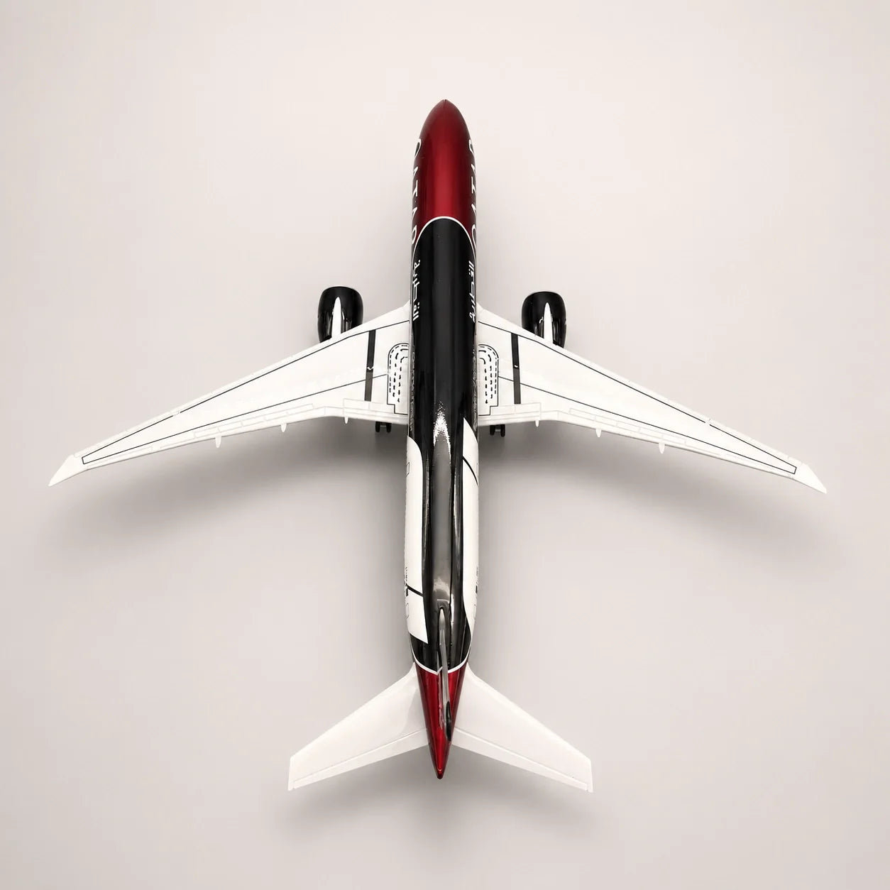 Qatar Airways Boeing 777 Formula 1 Edition 1:135 Scale Model