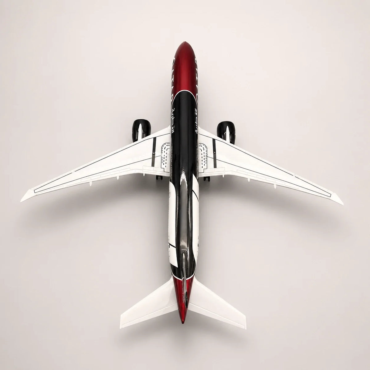 Qatar Airways Boeing 777 Formula 1 Edition 1:135 Scale Model