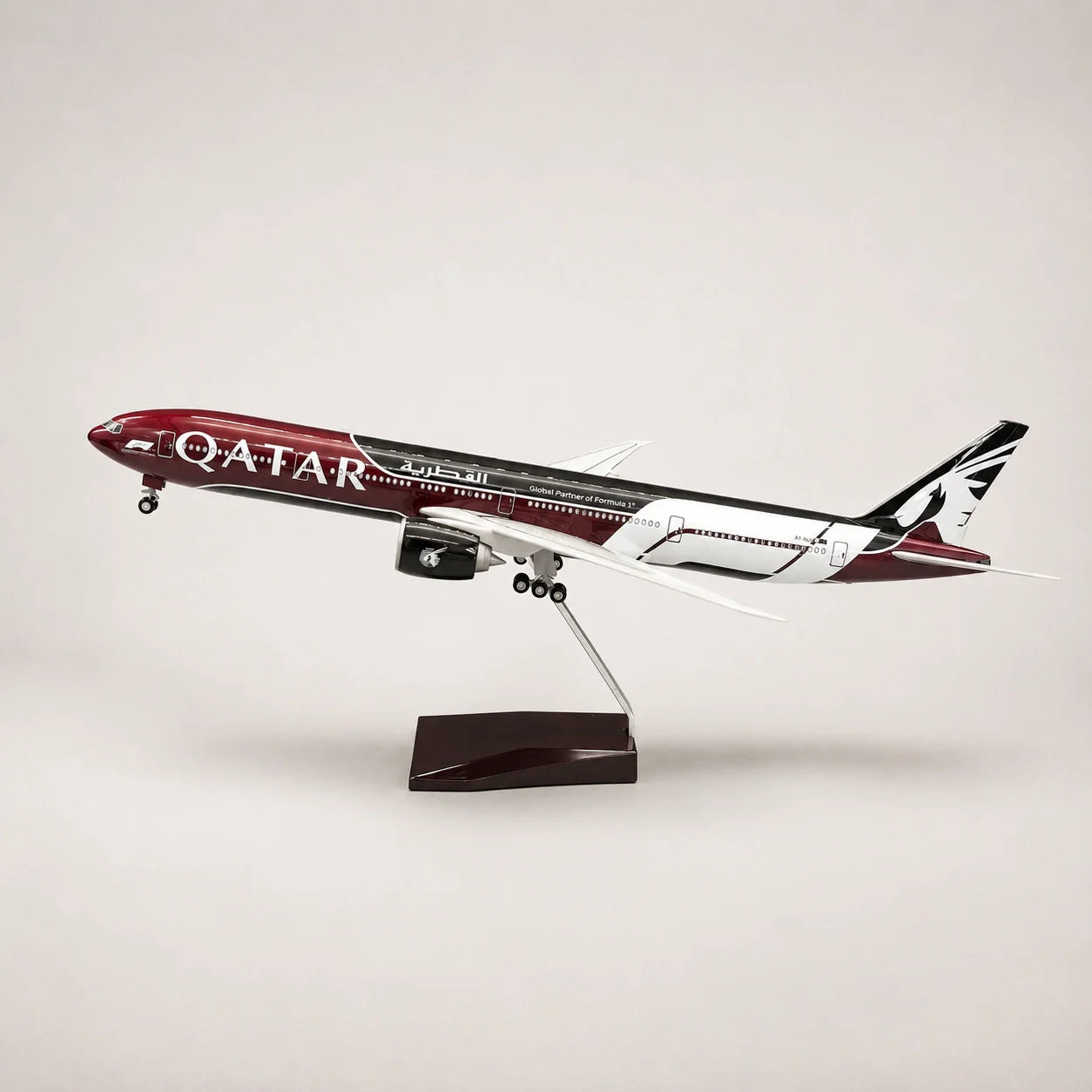 Qatar Airways Boeing 777 Formula 1 Edition 1:135 Scale Model