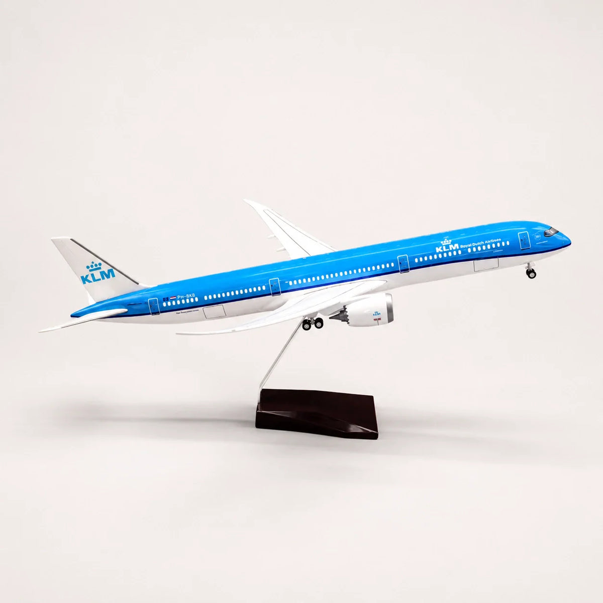 KLM Royal Dutch Airlines Boeing 787-10 1:145 Scale Model