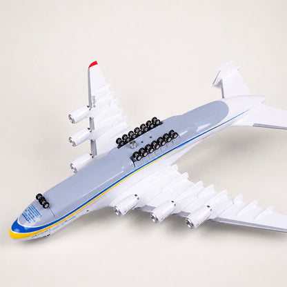 Antonov An-225 Mriya 1:200 Scale Model