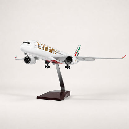 Emirates Airbus A350-1000 1:142 Scale Model