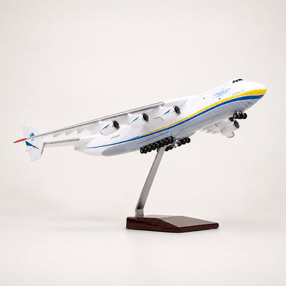 Antonov An-225 Mriya 1:200 Scale Model