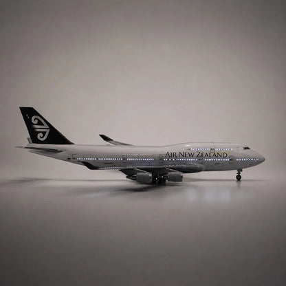 Air New Zealand Boeing 747 1:150 Scale Model