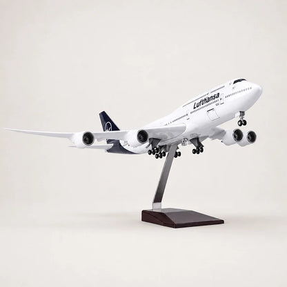 Lufthansa Boeing 747 New Livery 1:150 Scale Model