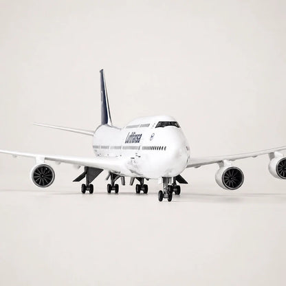 Lufthansa Boeing 747 New Livery 1:150 Scale Model
