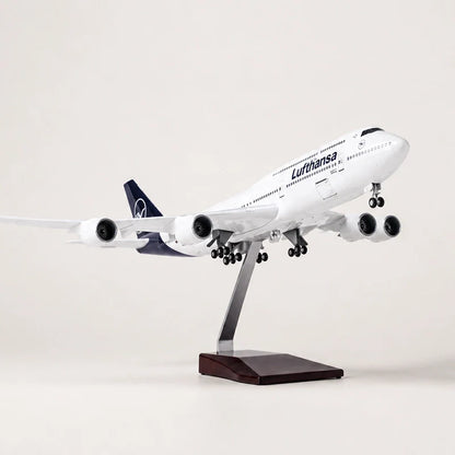 Lufthansa Boeing 747 New Livery 1:150 Scale Model