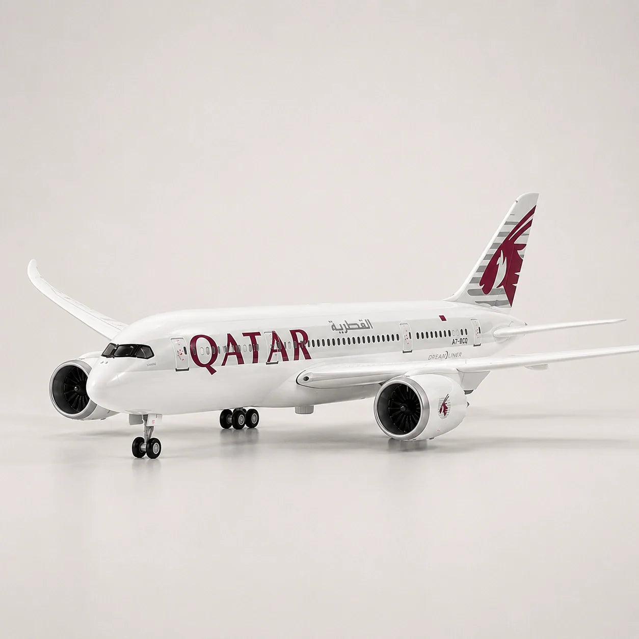 Qatar Airways Boeing 787 1:130 Scale Model