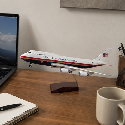 U.S. Air Force Boeing 747-8i VC-25B Bridge 1:150 Scale Model