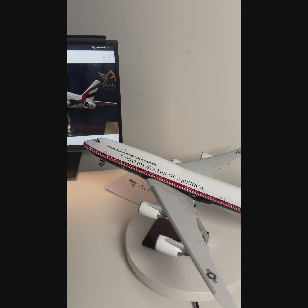 U.S. Air Force Boeing 747-8i VC-25B Bridge 1:150 Scale Model